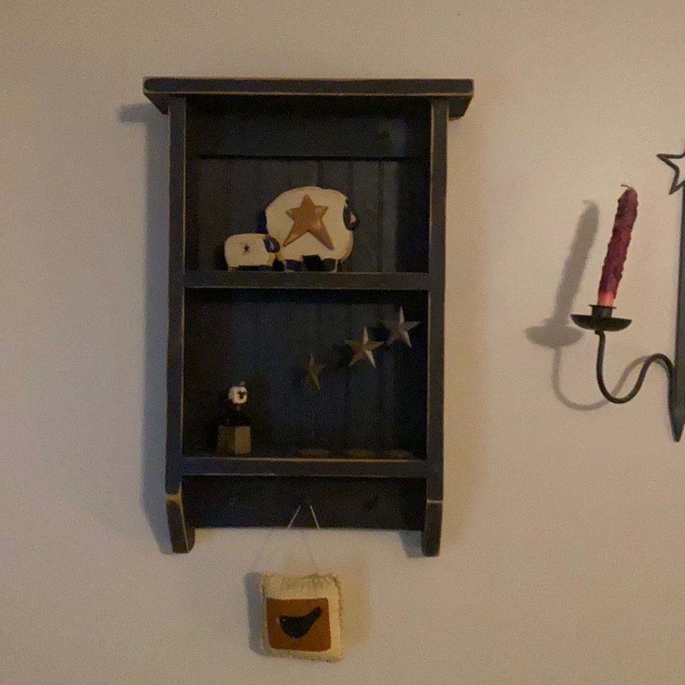 Primitive wall decor